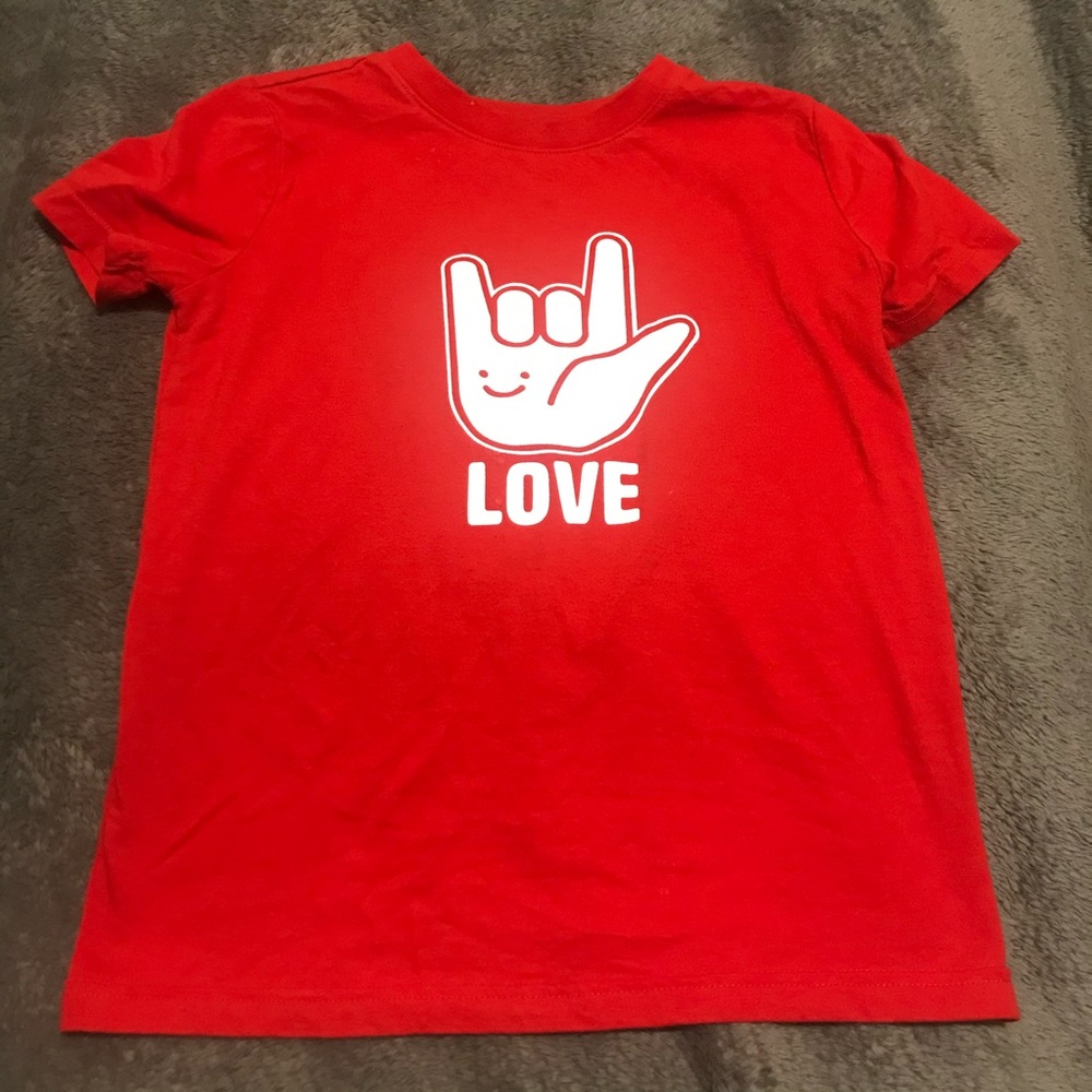 Cat and Jack T-shirt - boys size S (6/7)